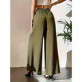 Pantalon large en mousseline vert olive à taille haute pour femme vu de l'arrière - Vert Militaire