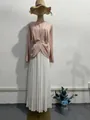 Elegante roze maxi-jurk met lange mouwen en witte plooirok voor dames mode herfst - S / Dresses / Color Block