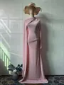 Vista detallada del elegante vestido rosa mostrando el escote drapeado y la textura de la tela - S / Vestidos / Rosa