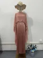 Elegant roze geplooid maxi-jurk set met capelet voor stijlvolle dames herfstmode - S / Dresses / Roze