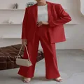 Elegante completo da donna rosso a due pezzi con blazer e pantaloni a gamba larga - Rosso