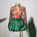 Completo da vacanza due pezzi con top a rete floreale e gonna a palloncino verde - Taglia S / Top E Pantaloni / Verde