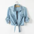 Petite veste courte en jean bleu clair pour femme avec nœud devant et manches retroussées - S / Hauts / Bleu Clair Demi-manches