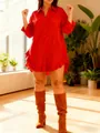 Robe chemise rouge grande taille avec ourlet à volants et bottes marron, vue d'ensemble - XL / Hauts / Rouge