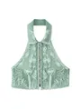 Detailansicht des eleganten salbeigrünen Neckholder-Tops mit aufwendiger Kordelstickerei. - S / Oberteile