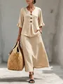 Vue détaillée de l'ensemble en lin beige pour femme avec col en V, boutons et volants - S / Haut Et Bas / Kaki