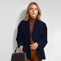 Schicker dunkelblauer Cordblazer mit braunem Rollkragenpullover und Handtasche. - S / Oberteile / Dunkelblau