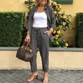 Ensemble décontracté gris 2 pièces pour femme avec chemise et pantalon à cordon. - 3XL / Haut Et Bas / Gris foncé
