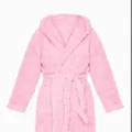 Weicher rosa flauschiger Bademantel mit Kapuze, Bindegürtel und gemütlicher Plüschstruktur - S / Morgenmantel / Rosa