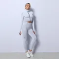 Professionelles nahtloses graues Yoga-Set mit Reißverschlussjacke und hoher Taille Leggings - S / Oberteil Und Unterteil / Dreiteiliges Set / Grau
