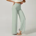 Pantalon de yoga évasé vert sauge à taille haute pour femme avec une coupe ample - S / Bas / Vert