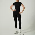 Ensemble de yoga noir deux pièces pour femmes avec haut à manches courtes et legging - S / Haut Et Bas / Noir