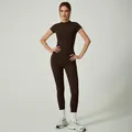 Ensemble de yoga marron foncé deux pièces pour femmes avec haut à manches courtes - S / Haut Et Bas / Café Noir