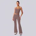 Zweiteiliges Yoga-Set mit Neckholder-Top und Schlaghose in der Farbe Mauve - S / Oberteil Und Unterteil / Espresso