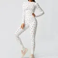 Ensemble de yoga blanc pour femme avec manches longues et cerises - S / Haut Et Bas / Imprimé Cerise