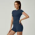 Ensemble de yoga bleu marine pour femme avec haut à manches courtes et short de sport - S / Haut Et Bas / Bleu Marine