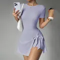 Robe de tennis mini lavande ajustée avec lien à la taille et short de sécurité intégré - Mauve Clair