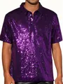 Dettaglio delle paillettes viola scintillanti su una polo disco vintage da uomo. - Viola