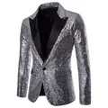 Prachtig detail van een zilveren pailletten blazer voor heren met stijlvolle zwarte revers - Zilver