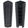 Mittelalterliche Wikinger-Armschienen aus schwarzem Leder mit nordischem Muster und Schnürung - Raben-Totem Armschienen (15) / Einzelstück / Schwarz
