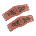 Braune Leder Wikinger Armschienen mit keltischem Knotenmuster und Axt Design für Festivals - Wikinger-Piraten-Doppeläxte-Stil (22) / Nur Armschutz (1 Stück) / Braun