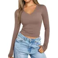 Close-up of a women's slim fit V-neck long sleeve T-shirt in professional mocha brown - XS / Tops / Camel