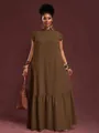 Elegante vestido largo marrón de corte holgado con mangas de volantes y tejido texturizado - S / Vestidos / Café