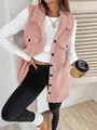 Vista dettagliata del gilet in pile sherpa rosa da donna con colletto a rever e bottoni - Taglia S / Top / Rosa