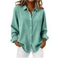 Dettaglio frontale di una camicia in velluto a coste verde menta larga da donna stile autunno. - Smeraldo