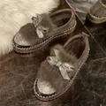 Modische braune Damen-Loafer mit flauschigem Fell und funkelnder Strass-Schleife - 35 / Schleife Strass Stil (69464) / Dunkelbraun