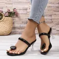 Sandales élégantes à talons hauts pour femmes avec talons transparents en verre - 36 / Noir