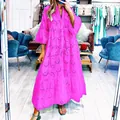 Robe longue rose fuchsia élégante avec col en V, manches cloche et dentelle ajourée - S / Robes / Rose rouge