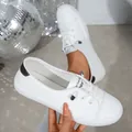 Baskets blanches élégantes à enfiler pour femmes avec talon noir et lacets élastiques - 36 / Noir