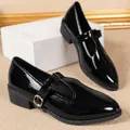 Mocassins Mary Jane en cuir verni noir avec bride en T et un petit talon bloc élégant. - 36 / Noir Brillant
