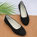 Scarpe piatte classiche in camoscio nero a punta per donna con comodo design slip-on - 36 / Nero