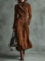 Modefotografie eines braunen Wildleder-Trenchcoats mit schwarzen Besatzdetails - XS / Oberteile / Dunkelbraun
