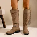 Damen-Reitstiefel aus Wildlederimitat mit runder Kappe und Schnallendetail - 36 / Khaki