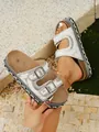 Detailansicht der Plateausandalen für Damen mit Strasssteinen und Korkfußbett - 38 / Weiß-2