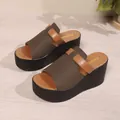 Sandales compensées à plateforme pour femmes en vert olive et marron bicolore chic - 34 / Marron