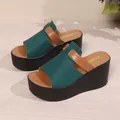 Sandales compensées élégantes bicolores vert et marron pour l'été - Vert Foncé