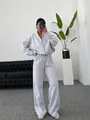 Elegantes graues zweiteiliges Fleece-Kapuzenset für Damen mit weiter Jogginghose - L / Oberteil Und Unterteil / Hellgrau