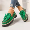 Retro-Loafer aus grünem Lackleder mit großer Schleife und dicker Plateausohle für Damen - 36 / Fluoreszierendes Grün