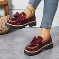 Burgunderrote Lackleder-Loafer mit Schleife und dicker Plateausohle für trendige Damen - 36 / Burgunderrot
