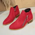 Bottines chics en daim rouge pour femmes avec fermeture éclair latérale et petit talon bloc - 35 / Rouge