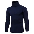 Maglione uomo a collo alto blu navy, vestibilità slim, maglia a coste per l'autunno - Blu navy