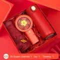 Coffret cadeau rouge avec bouteille isotherme, mini ventilateur et parapluie - Coffret Cadeau Gourde + Parapluie + Mini Ventilateur / Boîte cadeau / Rouge