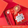 Coffret cadeau rouge avec thermos isolé, mini ventilateur et serviette douce en boîte. - Coffret Cadeau Gourde + Mini Ventilateur + Serviette / Boîte cadeau / Rouge
