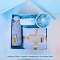 Coffret cadeau bleu pratique avec mini parapluie, ventilateur portable et serviette douce - Parapluie + Ventilateur à Main + Serviette Polaire Corail (L15) / Boîte cadeau / Violet