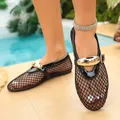 Elegantes bailarinas de malla negra calada para mujer con hebilla de metal dorado. - 35 / Negro Con Hebilla De Metal