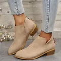 Elegante beige enkellaarsjes met spitse neus, rits achteraan en comfortabele blokhak - 36 / Khaki